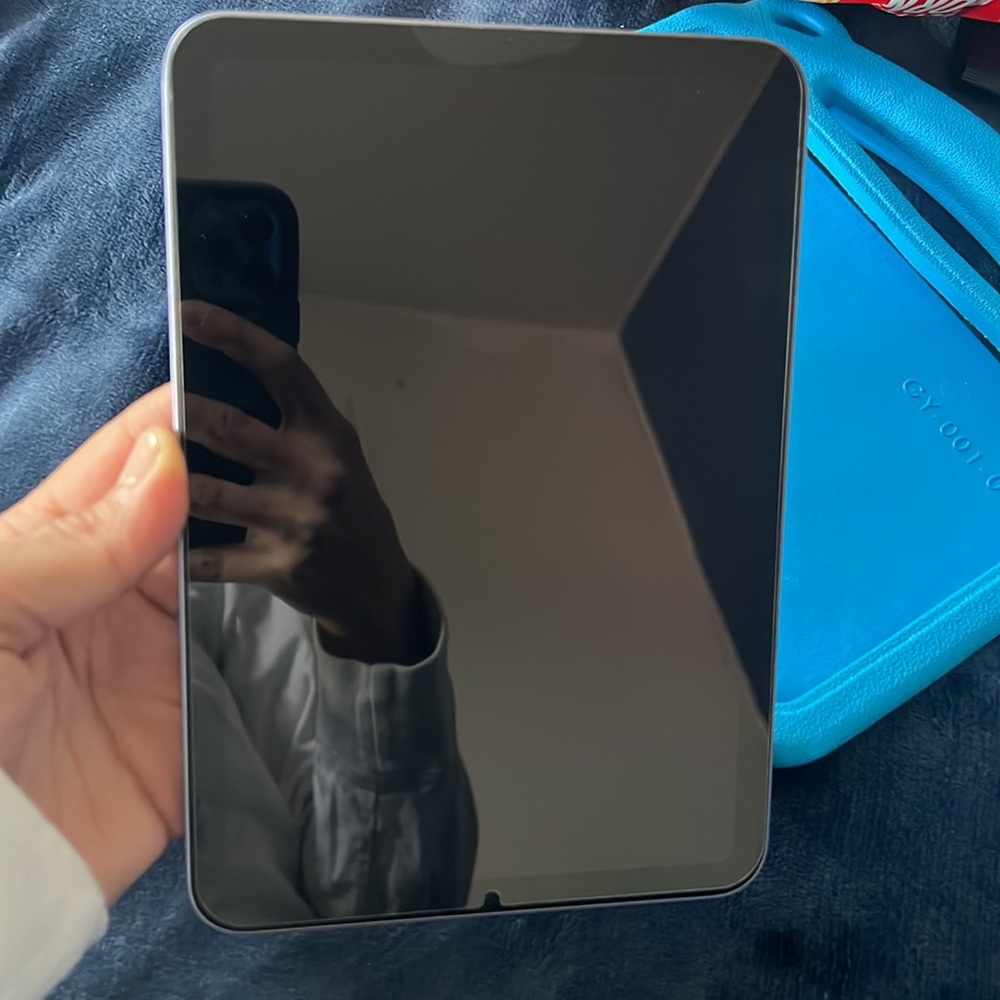 Ipad Mini (6th Generation) Wifi - 256GB with Apple Pencil. - Picture 2 of 12